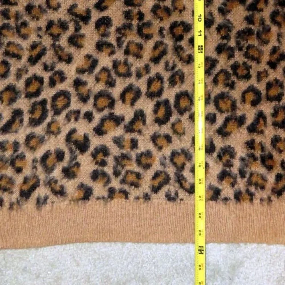 Francesca's Alya Animal Print Fuzzy Crewneck Pullover Sweater Size Small EUC